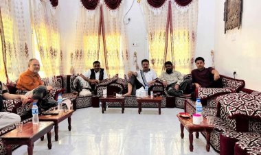 فريق التوجيه والرقابة الرئاسي يعقد لقاءً مع وكيل محافظة سقطرى وعميد كلية التربية بالمحافظة