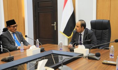 محافظ حضرموت يلتقى سفير اندونيسيا ويؤكدان على أهمية تطوير العلاقات الاقتصادية