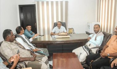 مدير عام بروم ميفع يناقش مع "رئيس اللجنة النقابية للنقل والمواصلات" أجور النقل بالمديرية