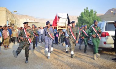 مديرية تريم تُشيِّع جثمان الشهيد رجل المرور مساعد أول/ دوار علي صالح عزيز