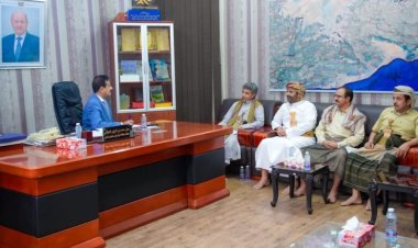 المحافظ بن الوزير يبحث مع النقابة العمالية لقطاع S1 عسيلان آليات إعادة تشغيل القطاع