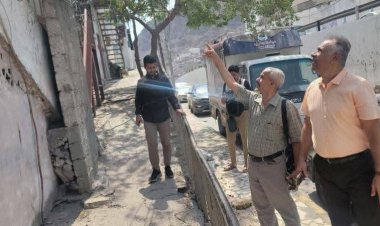 الجاوي يتفقد مدرستي فاطمة الزهراء والصديق ويقف على مشكلات المياه في بعض أحياء المعلا