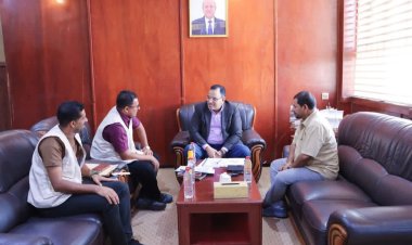 الوزير السقطري يلتقي فريق مؤسسة سقطرى للزراعة والتنمية الريفية المستدامة