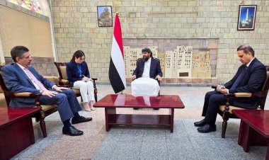 المحرّمي يلتقي سفير الولايات المتحدة ويؤكد أهمية الدعم الأمريكي للإصلاحات الاقتصادية ومكافحة الإرهاب