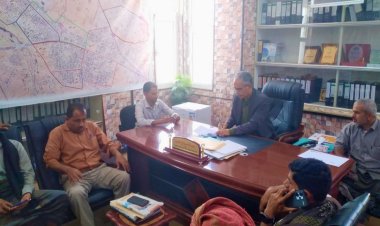 تسليم موقع مشروع إنشاء مبنى الإصدار الآلي للأحوال المدنية م/شبوة.