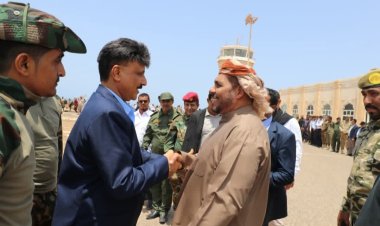 المحافظ الثقلي يستقبل قائد القوات الخاصة اللواء فضل باعش في مطار سقطرى الدولي