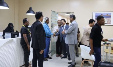 فريق التوجيه والرقابة الرئاسي يزور مطار سقطرى الدولي