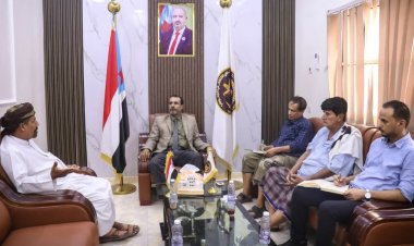 فريق التوجيه والرقابة الرئاسي يلتقي رئيس الاتحاد التعاوني السمكي الجنوبي بمحافظة المهرة