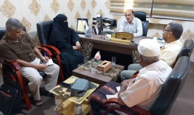 رئيس تنفيذية منسقية المجلس بجامعة حضرموت يلتقي رئيس مركز المعرفة للدراسات والأبحاث