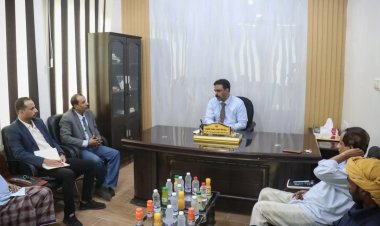 فريق التوجيه والرقابة الرئاسي يطّلع على أداء الإدارة الاقتصادية والخدمية في انتقالي المهرة