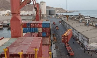 ميناء المكلا يشهد تحسنًا ملحوظًا في الحركة الملاحية واستقبال البواخر المتنوعة