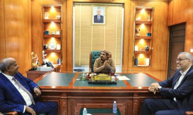 محافظ حضرموت يبحث مع وكيل وزارة الشباب والرياضة ورئيس الاتحاد العام لكرة السلة تعزيز التعاون الرياضي لخدمة قطاع الشباب والرياضة