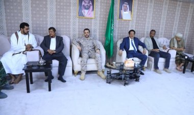 محافظ المهرة يكرم قائد قوات التحالف تقديرا لجهوده خلال الفترة الماضية