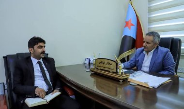 رئيس هيئة الشؤون الاجتماعية يناقش القضايا المتعلقة بعمل المنظمات بمديريات يافع