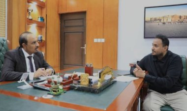 محافظ حضرموت يطلع على المشاريع المعتمدة لصيانة الطرق بالمحافظة