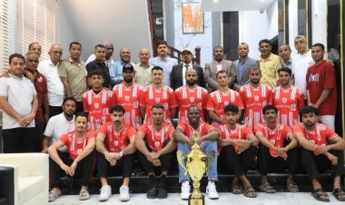 المحافظ بن ماضي يستقبل نجوم شعب حضرموت أبطال ثلاثية الموسم السلوي ويشيد بإنجازهم التاريخي