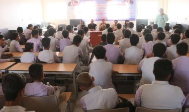 انتقالي الضالع ينفذ محاضرة توعوية لتعزيز القيم التربوية والوطنية لطلاب ثانوية الشيخ زايد