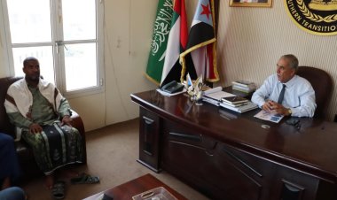 فريق التوجيه والرقابة الرئاسي يلتقي جمعية الضياء لرعاية وتأهيل المكفوفين بالمكلا