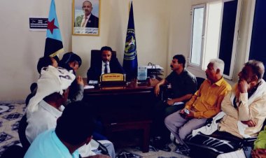 رئيس تنفيذية انتقالي أبين يلتقي تكتل الأحزاب السياسية ومديري عام الضرائب و الواجبات بالمحافظة