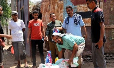 انتقالي لحج يدشن توزيع سلال غذائية للمتضررين من السيول في الوهط