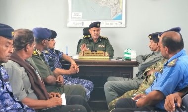 مدير أمن غيل باوزير يعقد اجتماعاً لمناقشة المستجدات الأمنية بالمديرية