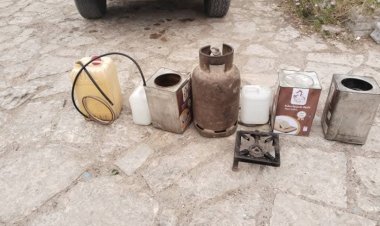 الأجهزة الأمنية بالمكلا تضبط مصنعاً للخمر وتعتقل شخصين