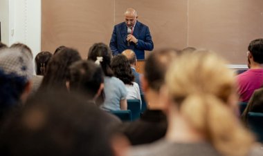 الرئيس الزُبيدي في جلسة حوارية بجامعة كولومبيا: لا سلام في اليمن دون حل الدولتين وضمان حق الجنوب في تقرير المصير