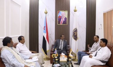 فريق التوجيه والرقابة الرئاسي يبحث مع انتقالي المهرة سبل تعزيز العمل الجماهيري والنقابي والفكري