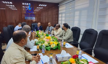 اللجنة الوزارية المكلفة من قبل وزير النقل تناقش أوضاع مؤسسة موانئ البحر العربي وتطّلع على مستوى الأداء