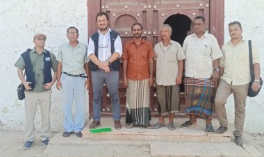 وفد من منظمة اليونسكو ومؤسسة دوعن للعمارة يزور حصن بن عياش بالشحر تمهيدا لانطلاق مشروع ترميم الحصن