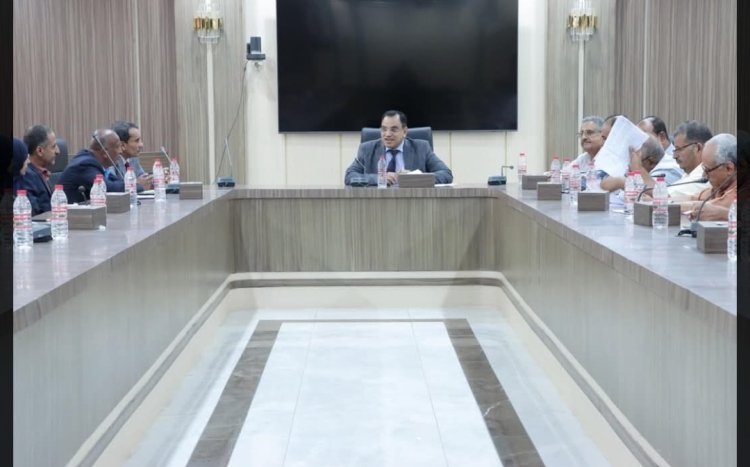 وزير الزراعة والاسماك يرأس اجتماعا موسعا للقطاعات المالية والإيرادية