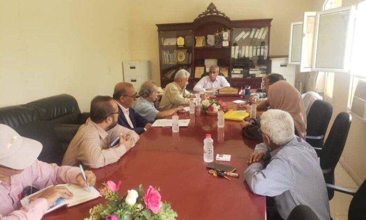 فريق التوجيه والرقابة الرئاسي يلتقي برئيس جامعة أبين