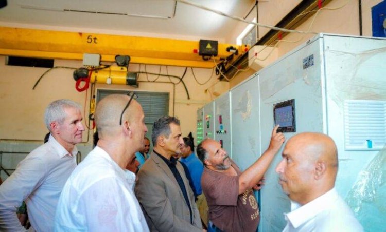 محافظ العاصمة عدن يدشن مشروع اعادة تأهيل محطة ضخ مياه الصرف الصحي في خورمكسر