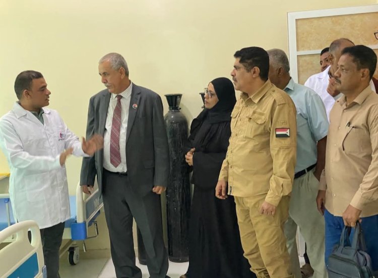 فريق التوجيه والرقابة الرئاسي يزور مستشفى 24 أبريل العسكري بالمكلا