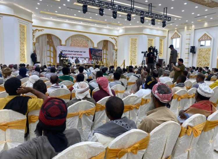 اللجنة المجتمعية تعقد لقائها العام وتدين استخدام ملف الكهرباء للضغوطات السياسية بالمكلا