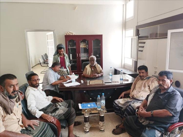 مدير عام مديرية ميفعة يوجه بتخفيض الرسوم الدراسية في المدارس الأهلية