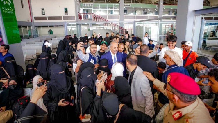 ضمن استراتيجية بناء جيل متسلح بالعلم.. 100 طالب وطالبة يبتعثهم المجلس الانتقالي للدراسة في الخارج بدعم من دولة الإمارات