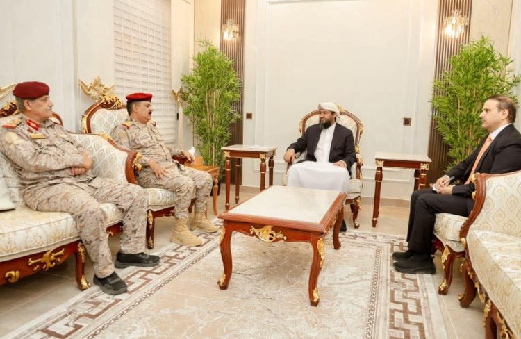 المحرّمي يبحث مع وزير الدفاع ومدير الأكاديمية العسكرية أوضاع القوات المسلحة وخطط التدريب