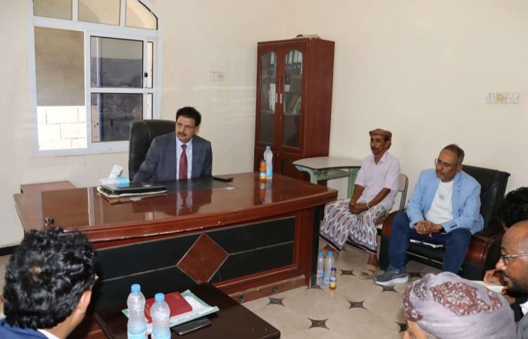 فريق التوجيه والرقابة الرئاسي يزور مكتب وزارة المالية بمحافظة سقطرى