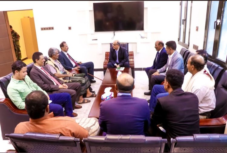 فريق التوجيه والرقابة الرئاسي يزور جامعة شبوة ويطلع على سير العملية التعليمية فيها