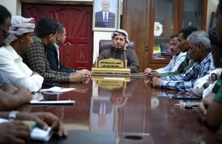 محافظ سقطرى يلتقي مديري الثقافة والآثار ومؤسسة التراث الثقافي والطبيعي