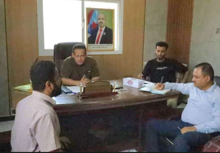 رئيس تنفيذية انتقالي لحج يناقش مع أعضاء جمعية المكفوفين احتياجاتهم وتطلعاتهم