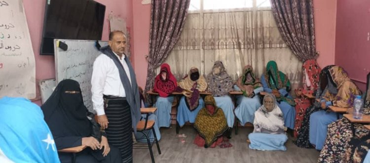 إصلاحية عدن المركزية تدشن العام الدراسي 2025 – 2026 لدارسات محو الأمية وتعليم الكبار