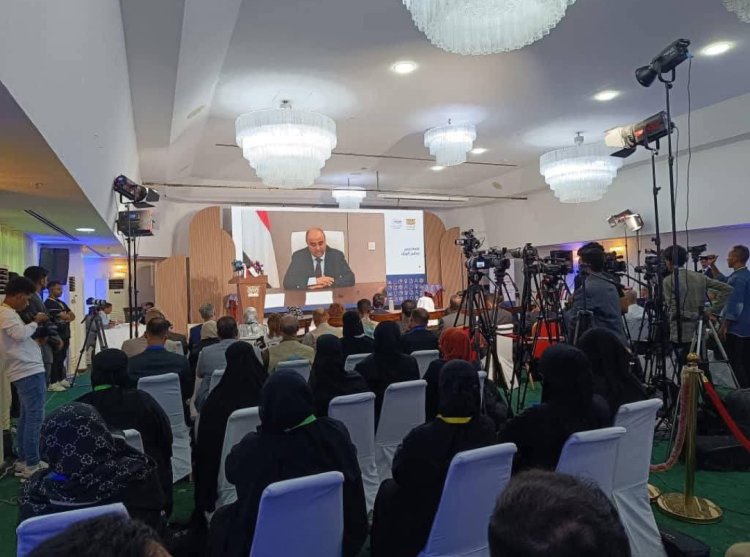 رئيس الوزراء يؤكد دعم الحكومة لانجاح خطة حضرموت للتنمية الاقتصادية والاجتماعية انطلاقًا من مكانتها التاريخية والريادية