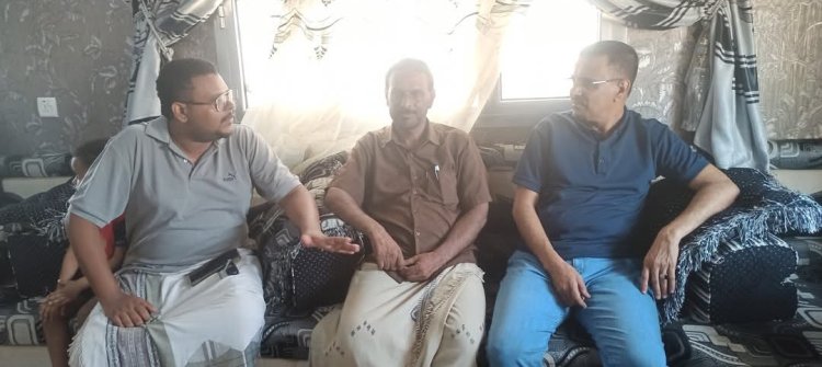 الأمين العام لمحلي حضرموت يقدم واجب العزاء لأسرة الفقيد احمد عمر مدي المدير الأسبق لمديرية الشحر