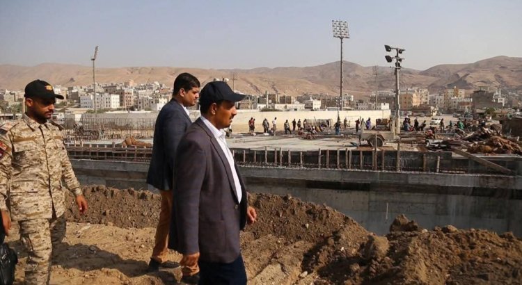 محافظ حضرموت يطلع على سير العمل في استكمال المرحلة الأخيرة لجسر المنورة
