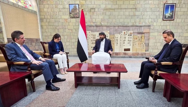 المحرّمي يلتقي سفير الولايات المتحدة ويؤكد أهمية الدعم الأمريكي للإصلاحات الاقتصادية ومكافحة الإرهاب