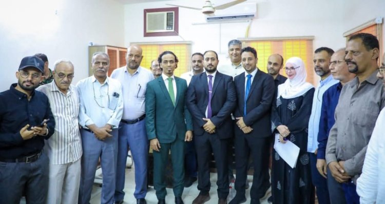 الأمين العام يشرف على مراسم تسليم مهام رئيس هيئة الأراضي