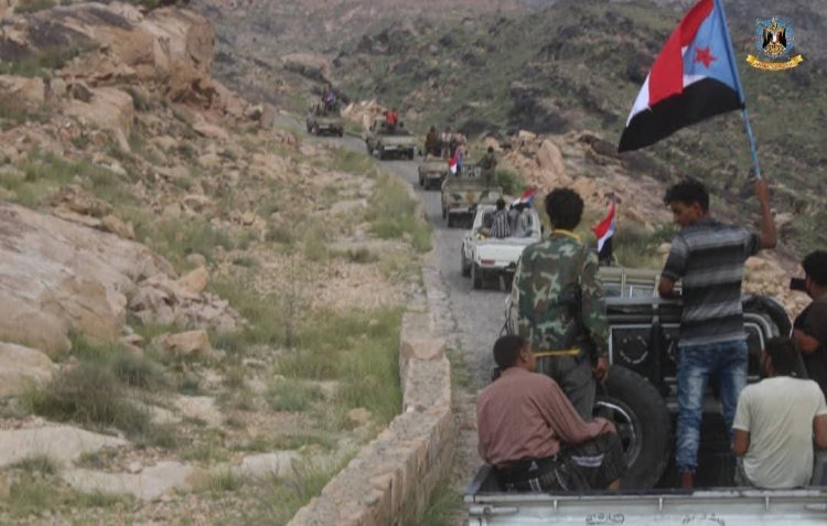 بموكب جنائزي مهيب.. الضالع تشيع الشهيد البطل يوسف عبدالعزيز إلى مأواه الأخير في منطقة حرير