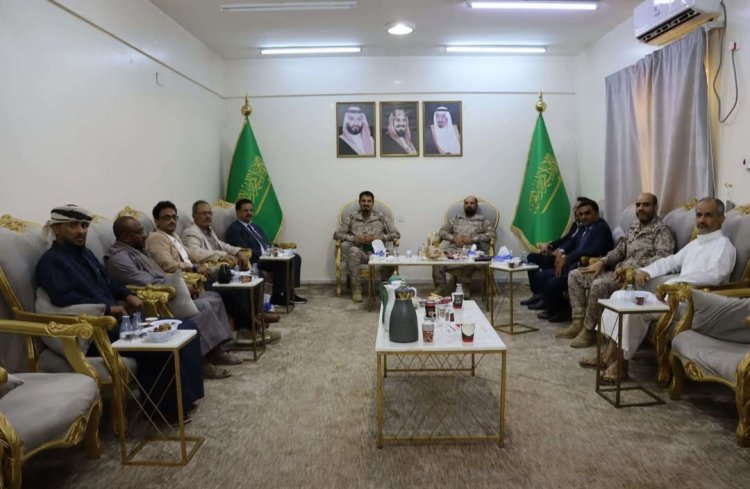 فريق التوجيه والرقابة الرئاسي يزور قيادة قوة الواجب 808 والمستشفى السعودي الميداني في سقطرى